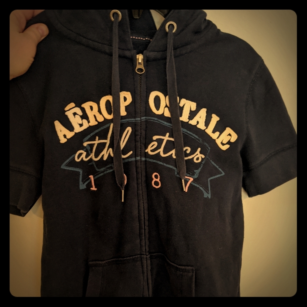 Short sleeved zipper hoodie